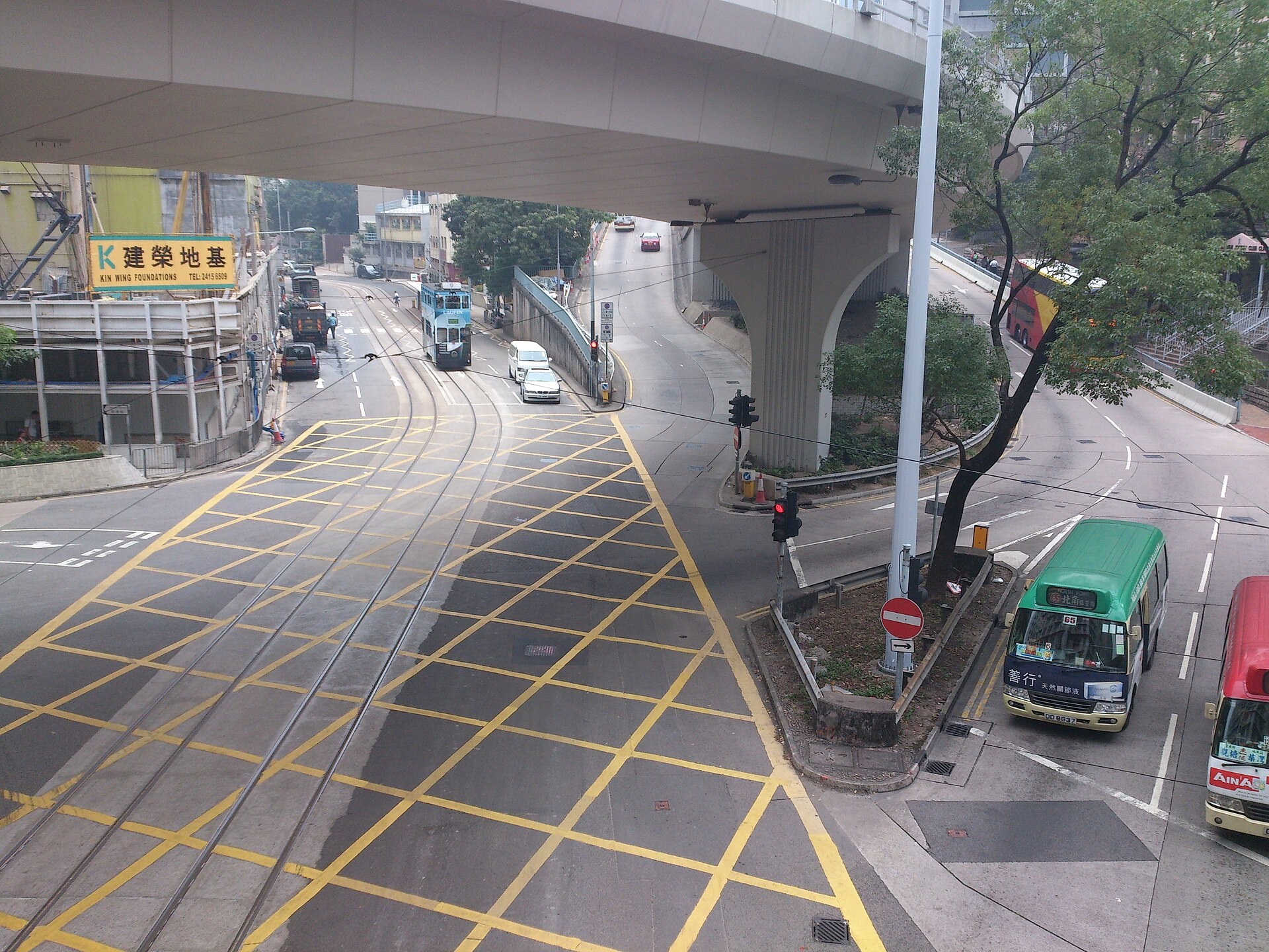 筲箕灣道水管爆裂　逾萬户停水　路政署將查承建商責任