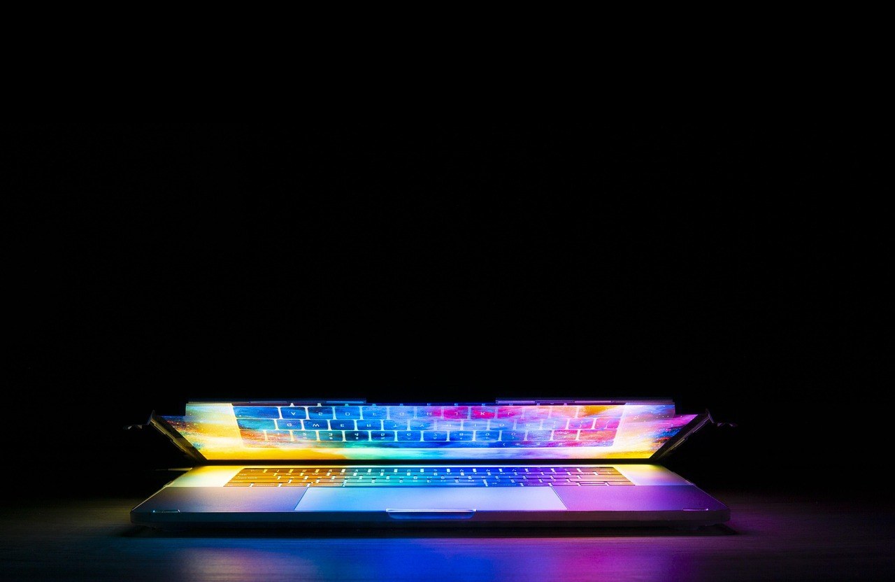 Apple傳推OLED觸控MacBook Pro 起價逾2.2萬港元