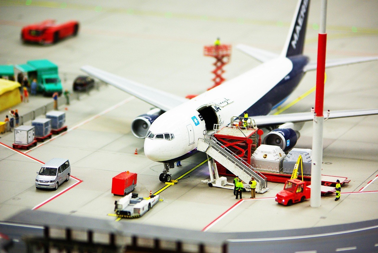 機票貴恐影響航空樞紐地位 陳美寶：香港定位超越單一價格戰